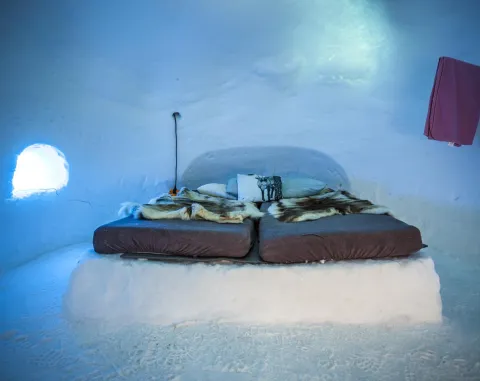 dubbelsäng i en igloo